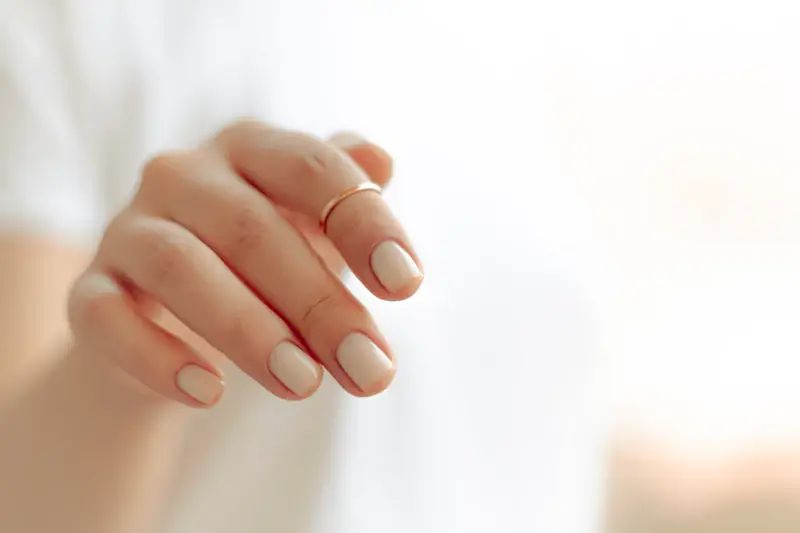 Dłonie po manicure